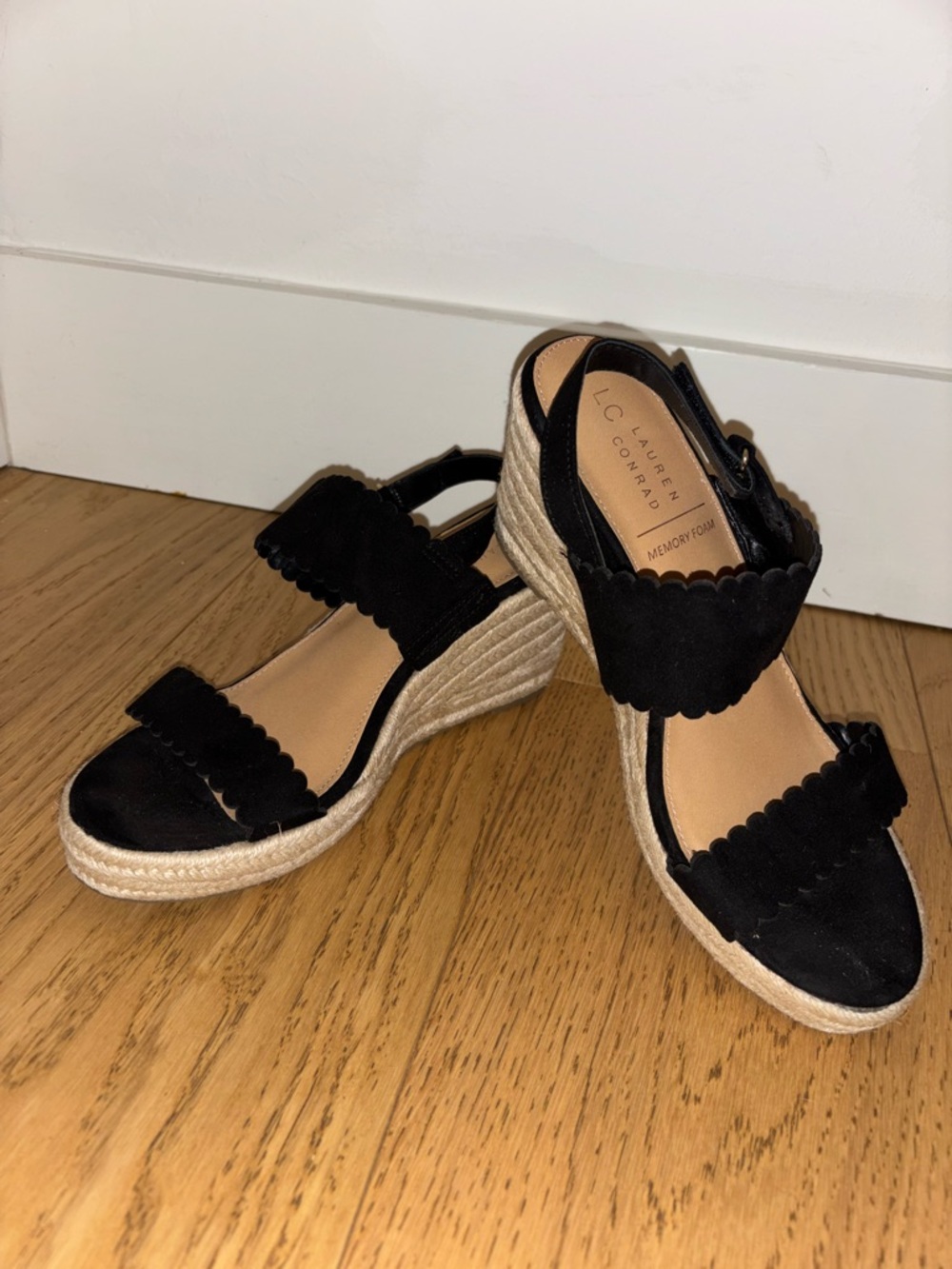 LC Lauren Conrad Black Scalloped Espadrille Wedge Sandals